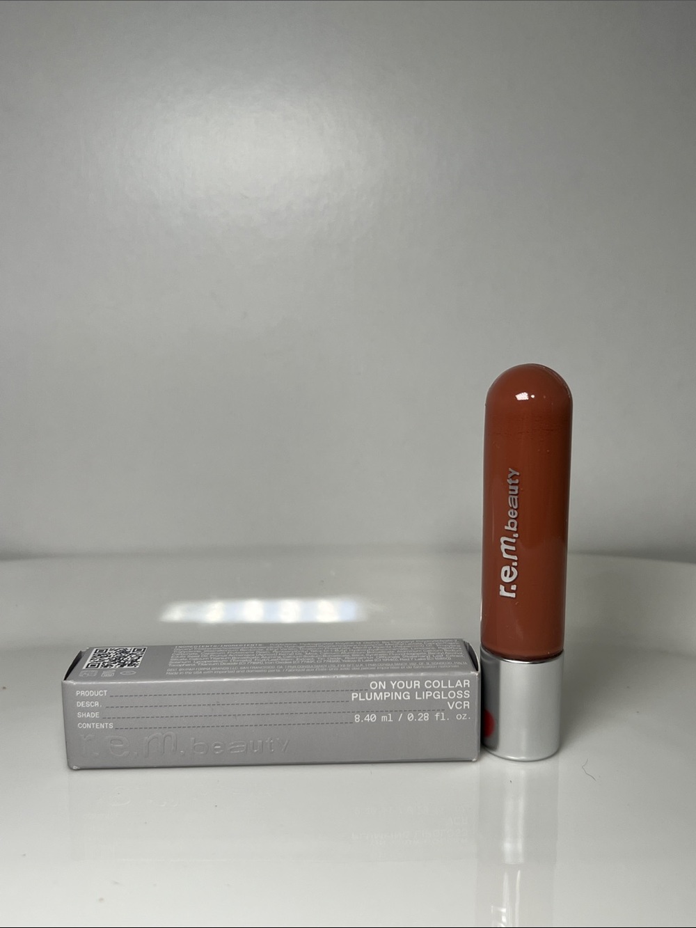 r.e.m Beauty Plumping Lipgloss - VCR